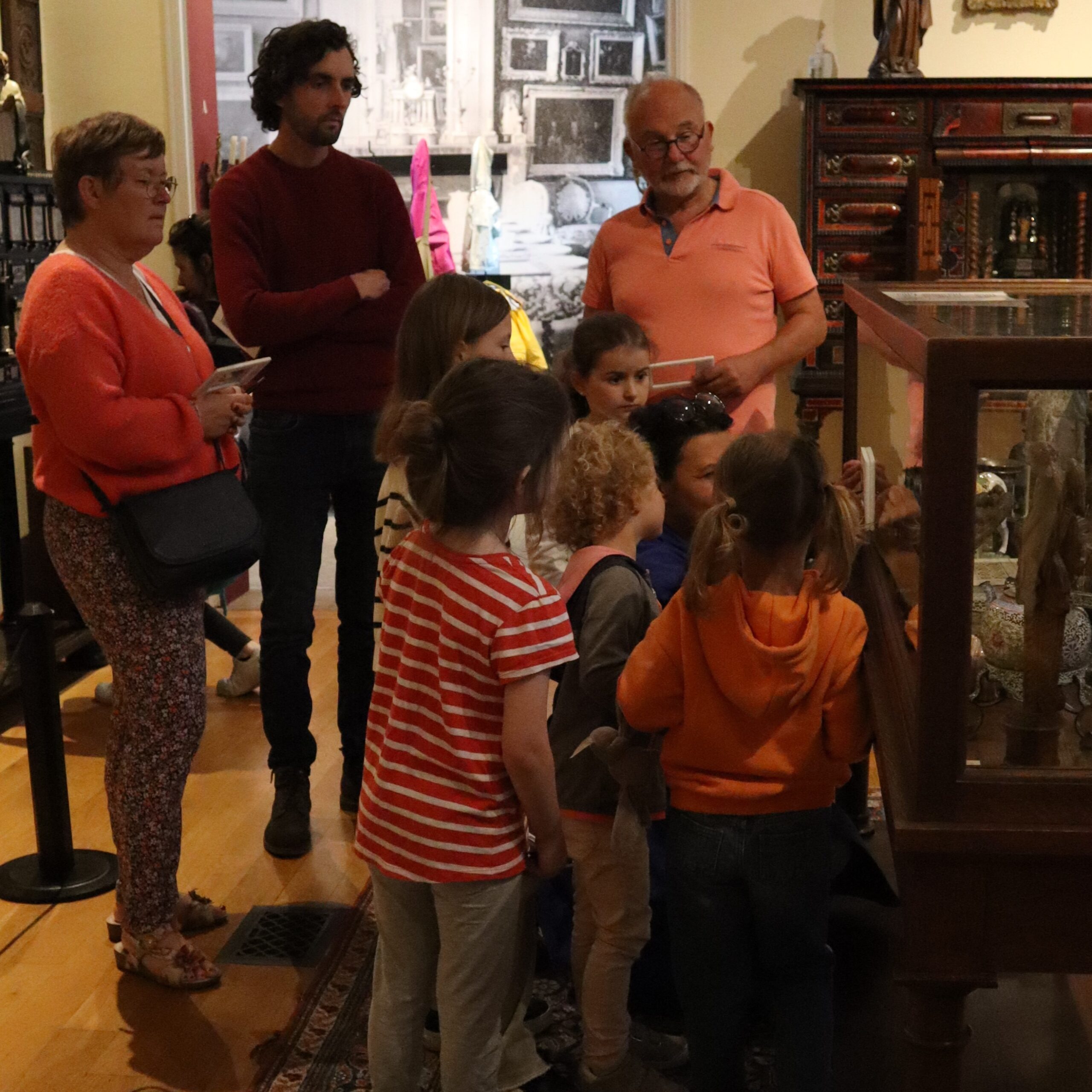 LaPtiteFamilleAuMusee.Carre©MBDP