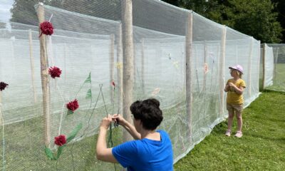 La p'tite famille s'en va broder le labyrinthe